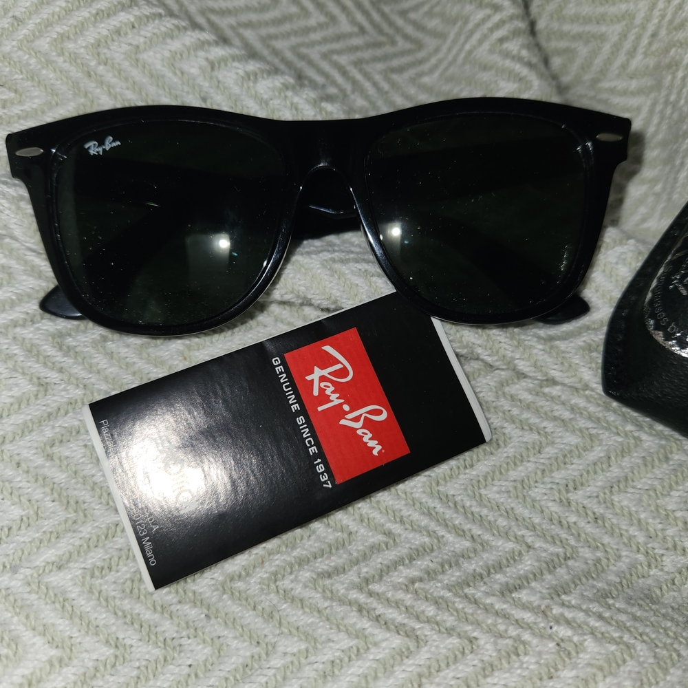 Ray-Ban Wayfarer Black Sunglasses